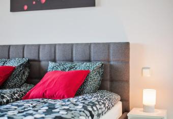 Good Time Apartments - B    nicza 1 i Ma  e Garbary 8 has Balcony rooms