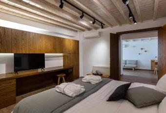 Fabrikas allows 18 year olds to book a room