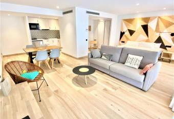 Apartahotel Dos R  os Ainsa has Balcony rooms