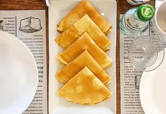 Moonshine Villa allows 18 year olds to book a room