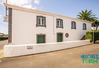 Hospedaria casa D Avo allows 18 year olds to book a room