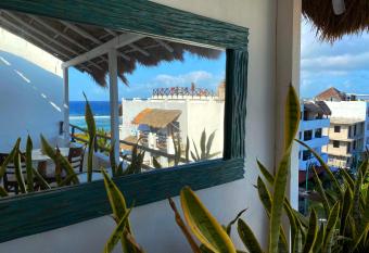 Anacapri Suite - 4th Floor Penthouse Beach Front has Balcony rooms