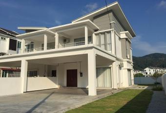 Venn Homestay, Balik Pulau has Balcony rooms