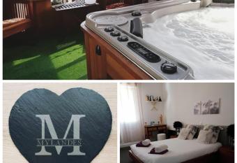 Le Clos des Mylandes has rooms with a private hot tub