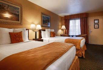 Best Western Salisbury Plaza has Smoking rooms