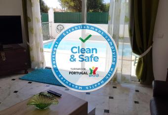 Villa Golfinho by Sunny Deluxe has rooms with a private hot tub