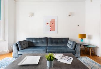 The Glasshouse Escape - 5BDR Jewel has Balcony rooms