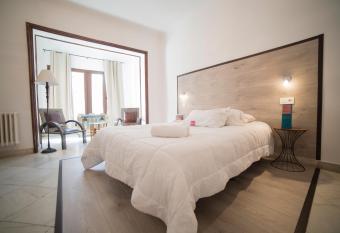 Gala Placida 1923 has Balcony rooms