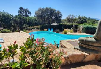 Villa des Delices allows 18 year olds to book a room