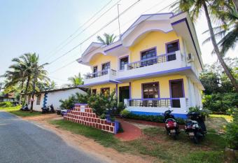Lobo s Guesthouse has Balcony rooms