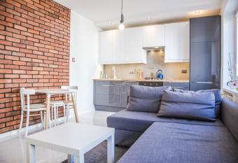 Apartament Skwer Kosciuszki Gdynia Parking!! has Balcony rooms