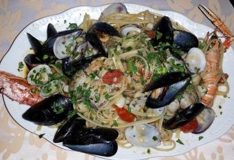 La Perla Jonica has Balcony rooms