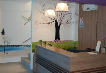 Aeroporto Plaza Hotel allows 18 year olds to book a room