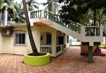Niki Guest House has Balcony rooms