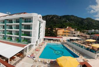 Idas Hotel allows 18 year olds to book a room