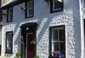 29 Well Street B&B allows 18 year olds to book a room