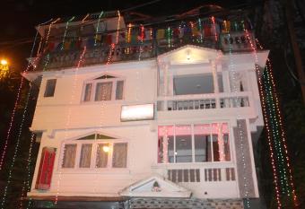 Happy Valley Homestay has Balcony rooms