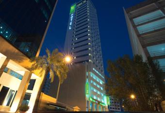 ibis Styles Manama Diplomatic Area allows 18 year olds to book a room