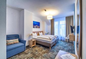 Siesta allows 18 year olds to book a room