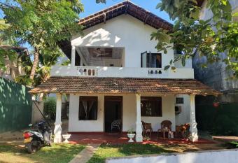 Talalla Bay Inn Beach Bangolow has Balcony rooms