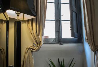 Melita corner apartment has Balcony rooms