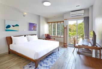 Chez Bure - Bure Homestay has Balcony rooms