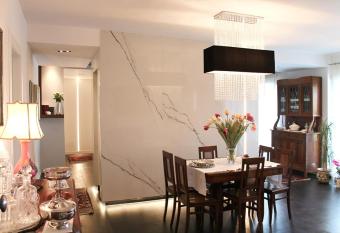 Bed and Breakfast Grace allows 18 year olds to book a room