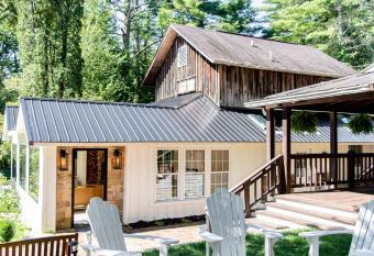 Outpost Inn has Balcony rooms