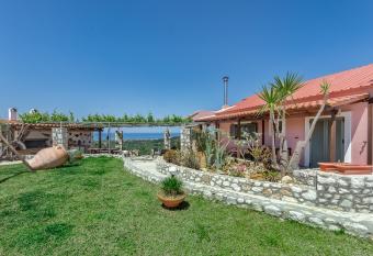 Christine House Platanias has Balcony rooms