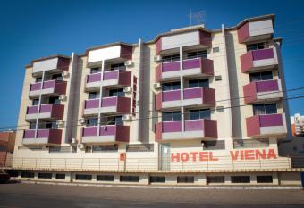 Hotel Viena allows 18 year olds to book a room