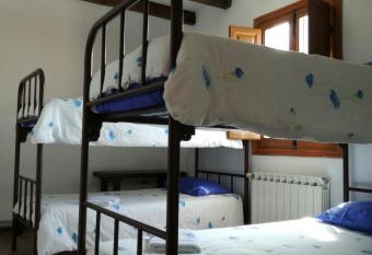 Los Canarios allows 18 year olds to book a room