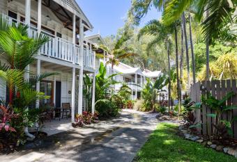 The Queenslander Fullmoon has Balcony rooms