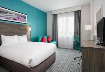 Leonardo Hotel Southampton - formerly Jurys Inn allows 18 year olds to book a room