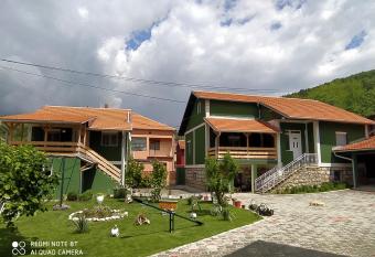 Guest House Vila Banjica has Balcony rooms