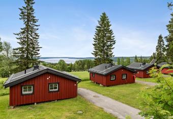 First Camp Fr  s  n-  stersund allows 18 year olds to book a room
