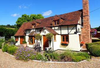 Handywater Cottages allows 18 year olds to book a room