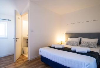 What Else Guest House - Fatima allows 18 year olds to book a room