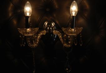 61 Warwick Road allows 18 year olds to book a room