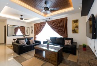 Palm Armada Residence Free Parking and Netflix has Balcony rooms