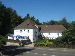 Gasthaus Laubacher Wald allows 18 year olds to book a room