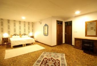 Boulevard Inn Mt Meru has Balcony rooms