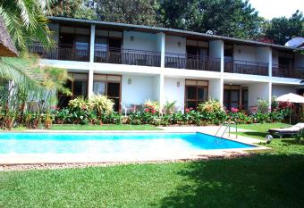 Hotel Le Garni allows 18 year olds to book a room