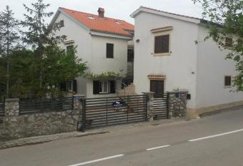 Apartmani Bo  i  -Omi  alj has Balcony rooms