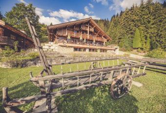 Le Marie Lydie - Chambre d h  te allows 18 year olds to book a room