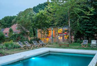 BAZ holiday homes has Balcony rooms