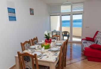 Apartment in Dramalj 26667 has Balcony rooms