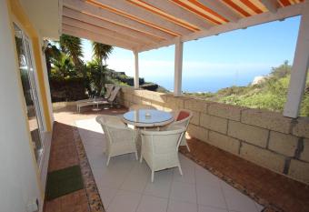 Casa Romeo Finca Montimar allows 18 year olds to book a room