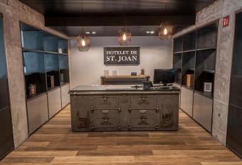 Hotelet de Sant joan allows 18 year olds to book a room