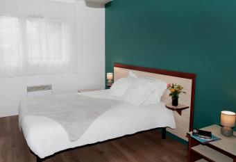 Terres de France Brest has Balcony rooms