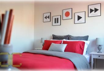 Country Apartment by JC allows 18 year olds to book a room